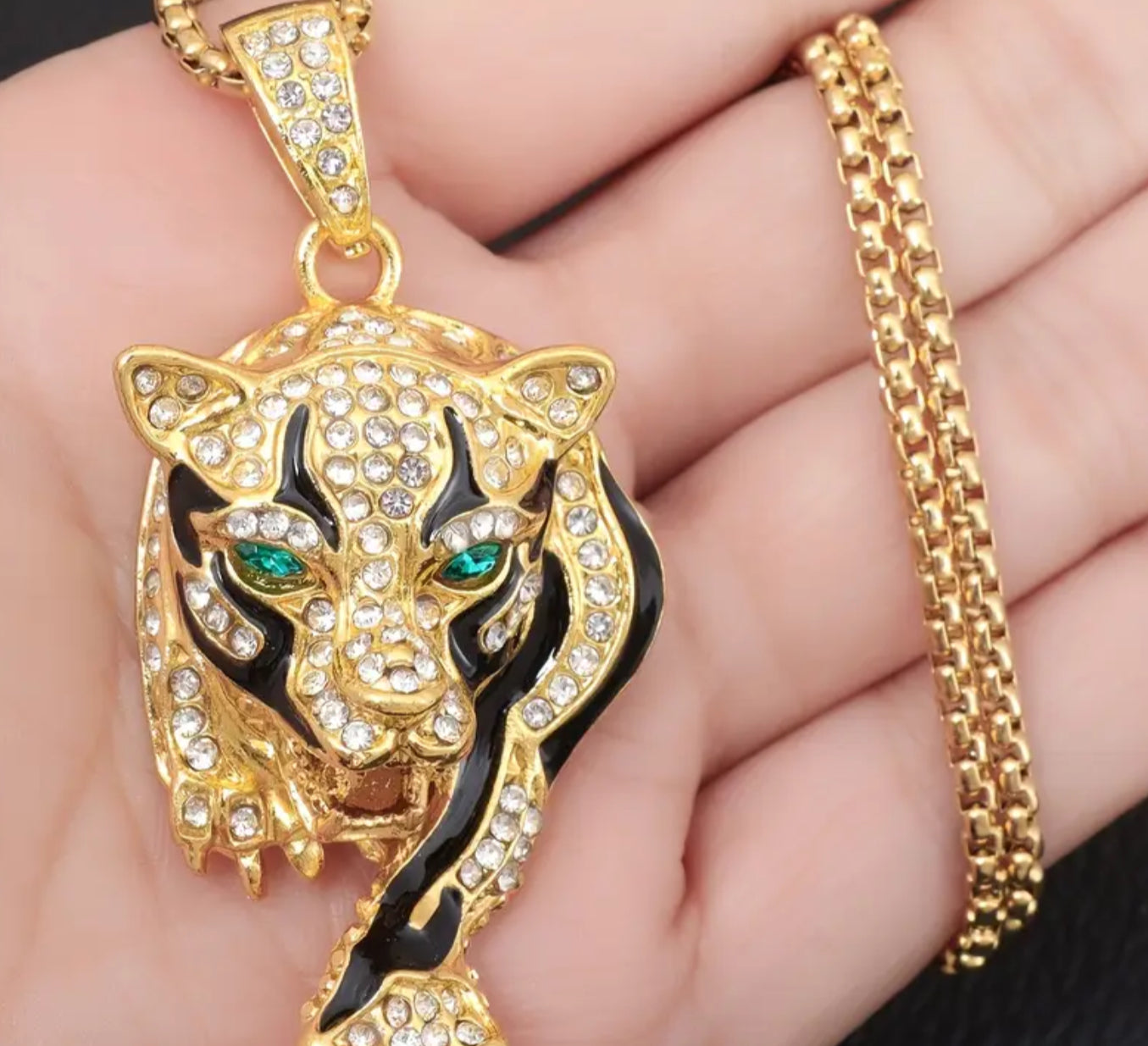Tiger pendant necklace!